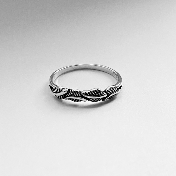 Sterling Silver Little Four Leaf Ring, Silver Rings, Tree of Life, Leaves, Trees - Picture 3 of 12